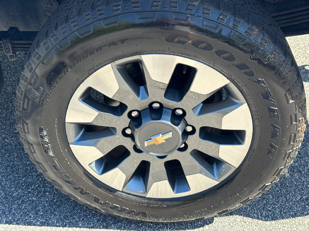 Used 2022 Chevrolet Silverado 2500 Custom w/ Custom Value Package AWD/4WD image 21