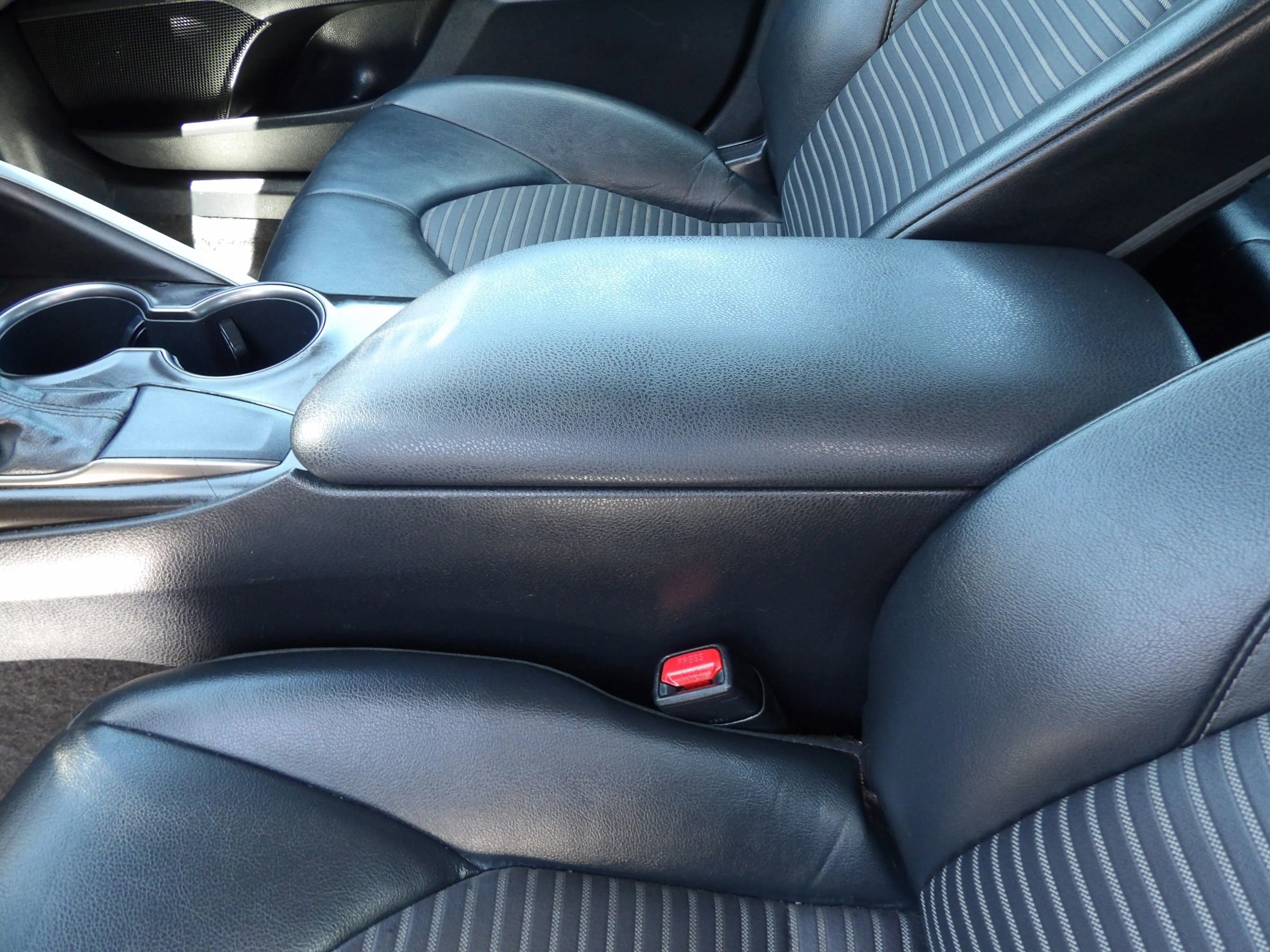 Used 2021 Toyota Camry SE FWD image 20