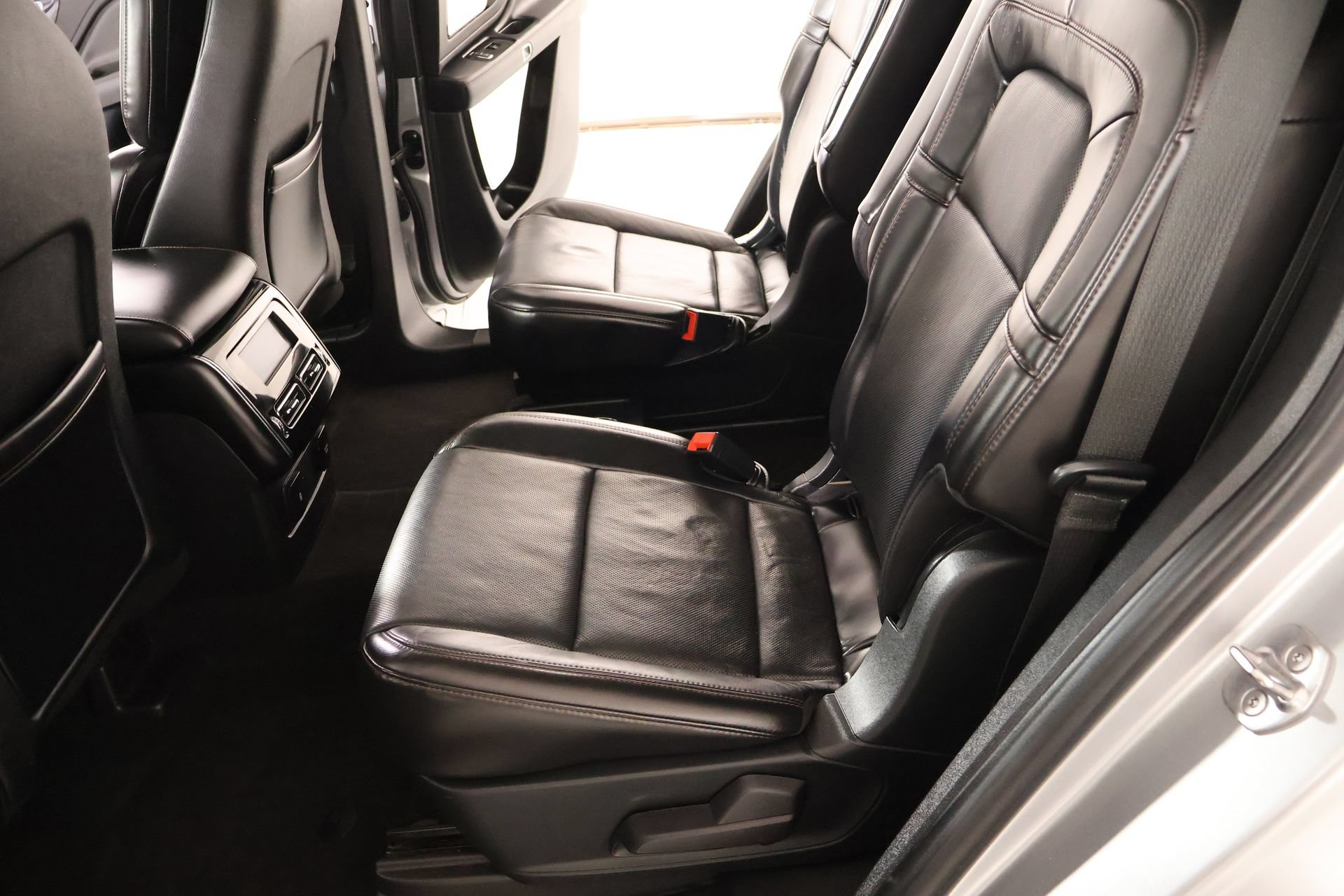 Used 2020 Lincoln Aviator Reserve w/ Equipment Group 202A AWD/4WD image 13