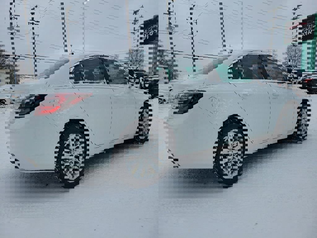 Used 2016 Buick Regal image 4