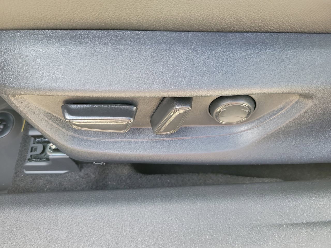 New 2026 Toyota Camry SE FWD image 18