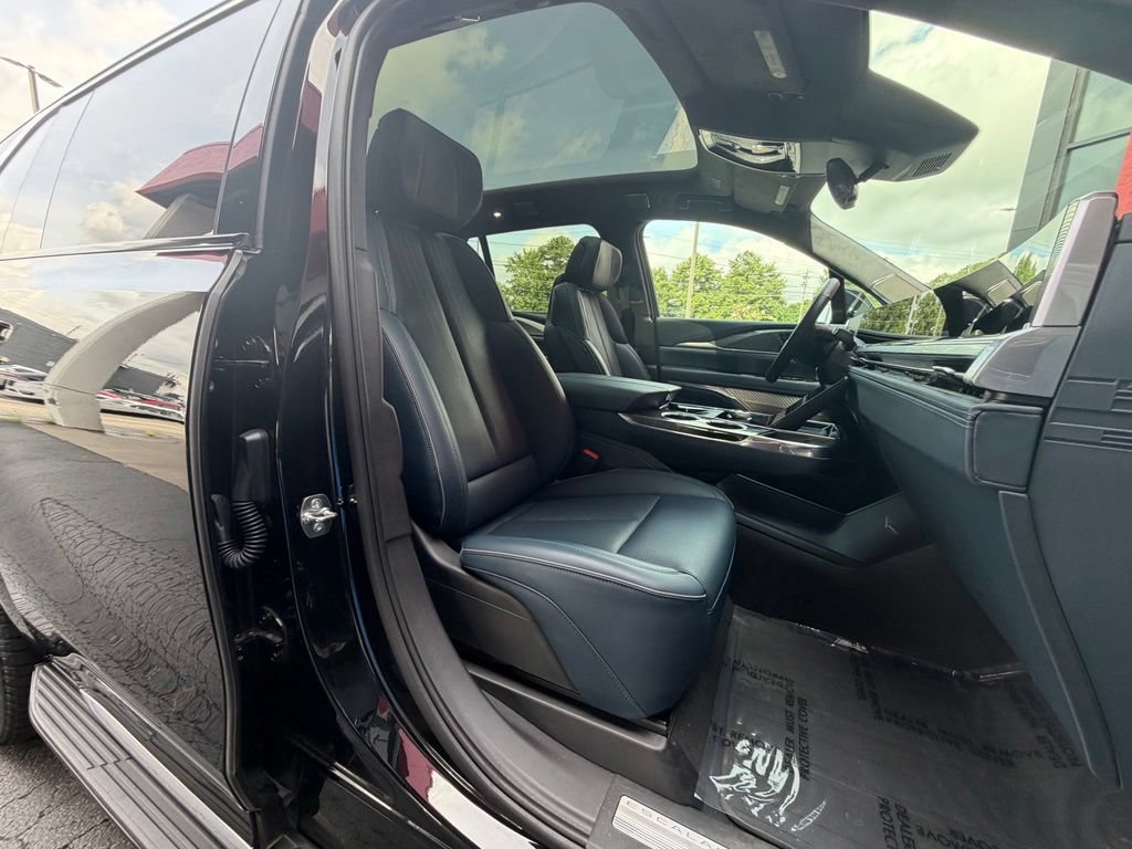 Used 2025 Cadillac Escalade IQ Luxury 2 w/ LPO, Premium Carpet Package AWD/4WD image 42