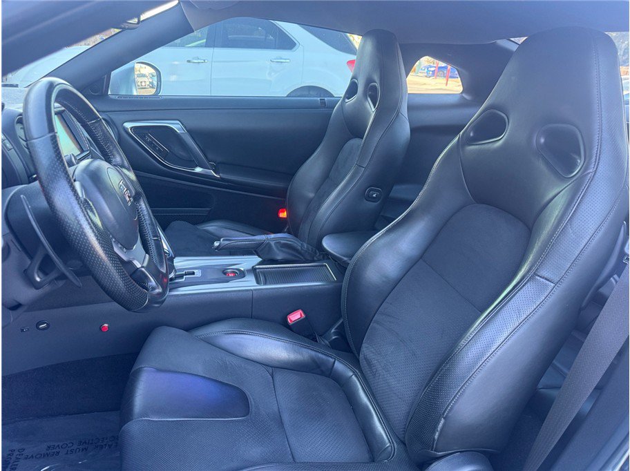 Used 2009 Nissan GT-R Premium AWD/4WD image 32