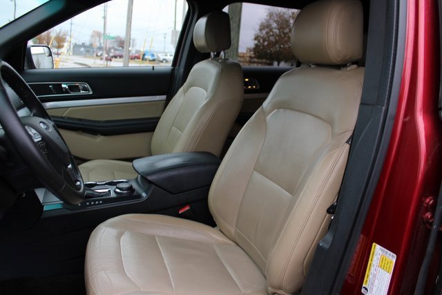 Used 2016 Ford Explorer XLT w/ Equipment Group 202A image 27