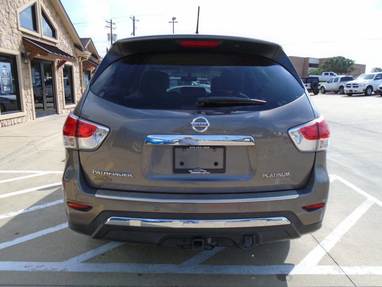 Used 2014 Nissan Pathfinder Platinum w/ Platinum Premium Package FWD image 6