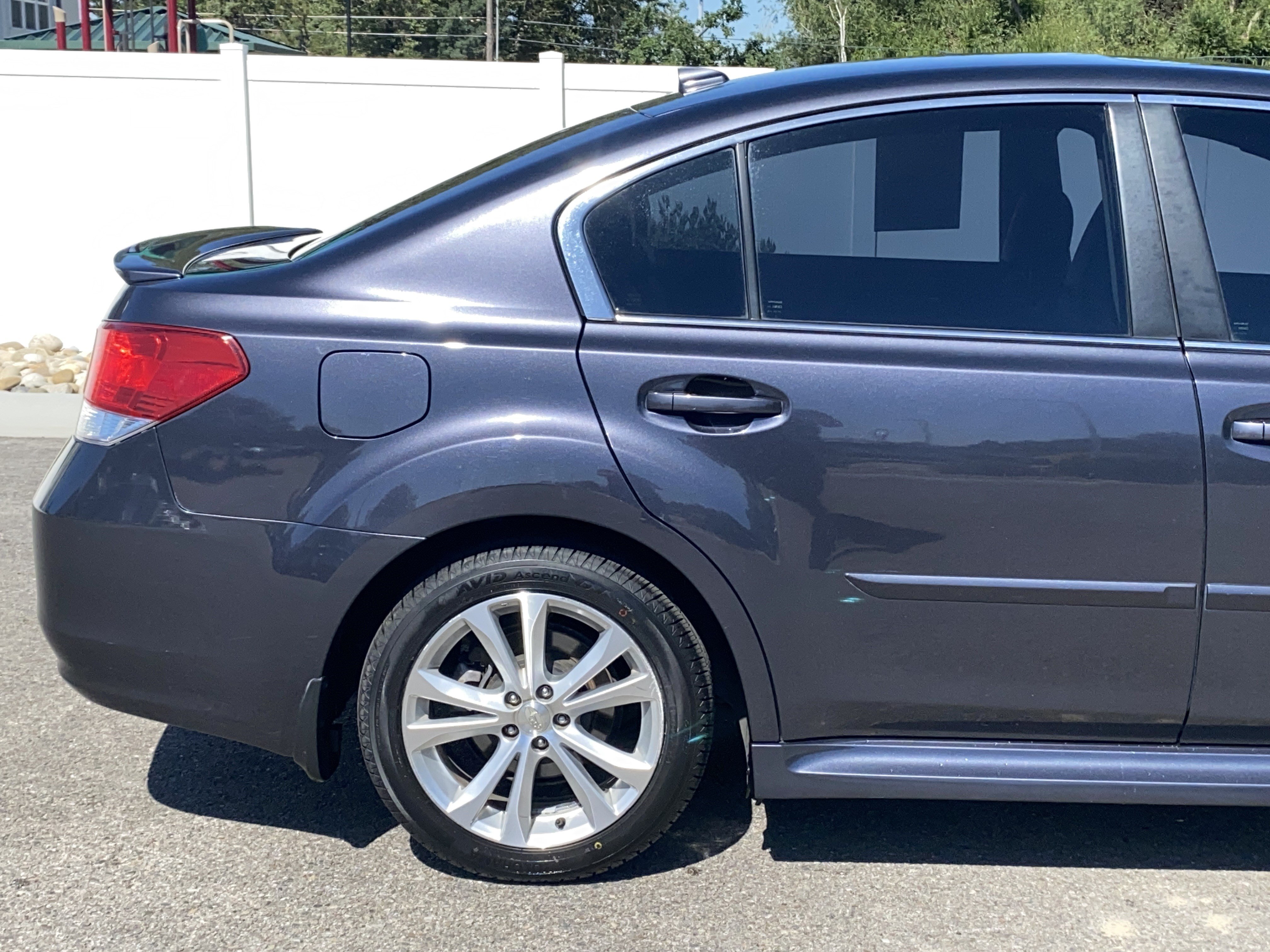 Used 2013 Subaru Legacy 2.5i Limited AWD/4WD image 6