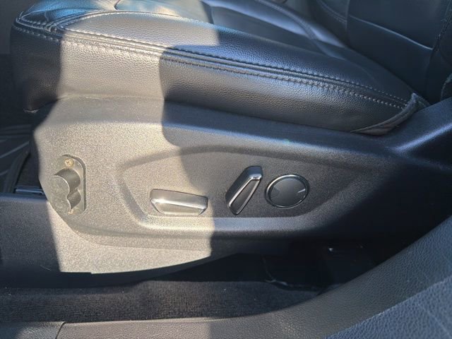 Used 2017 Ford Explorer XLT w/ Equipment Group 202A image 11