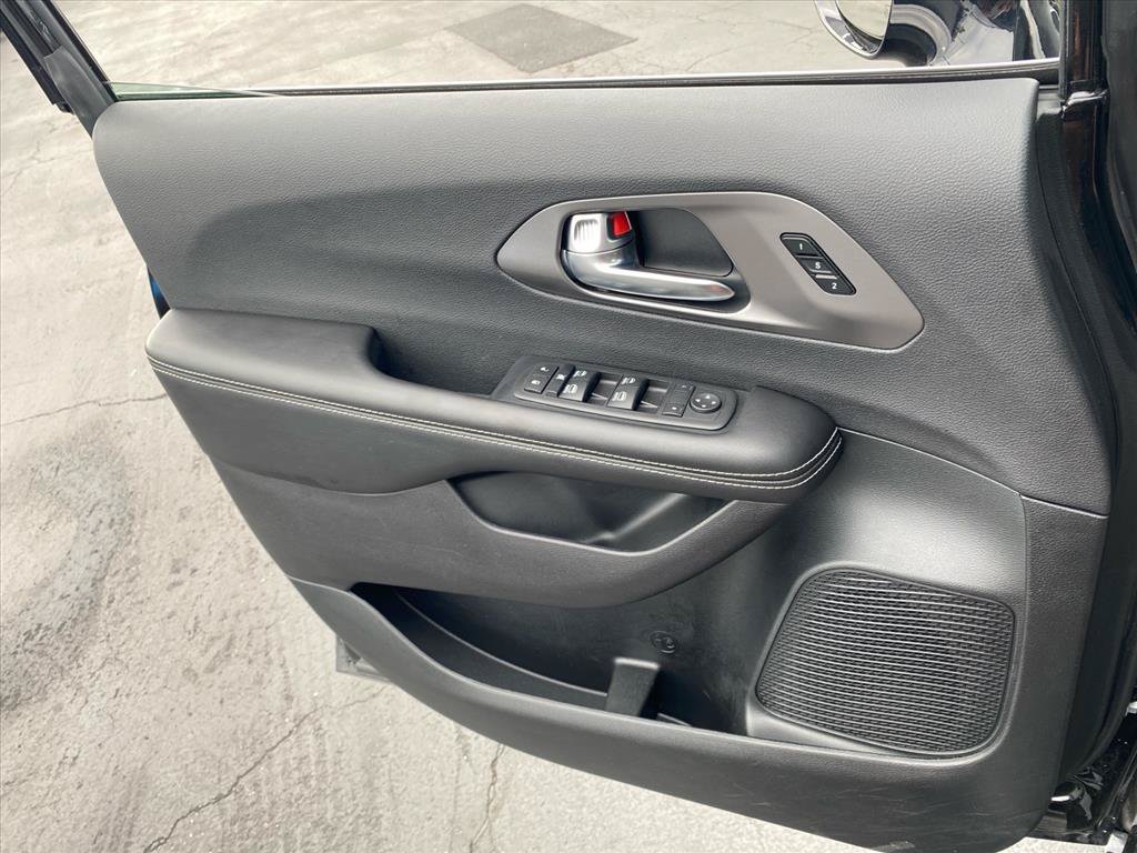Used 2026 Chrysler Pacifica Select FWD image 20