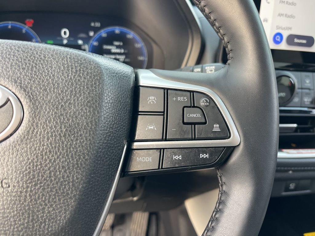 Used 2025 Toyota Grand Highlander AWD image 18