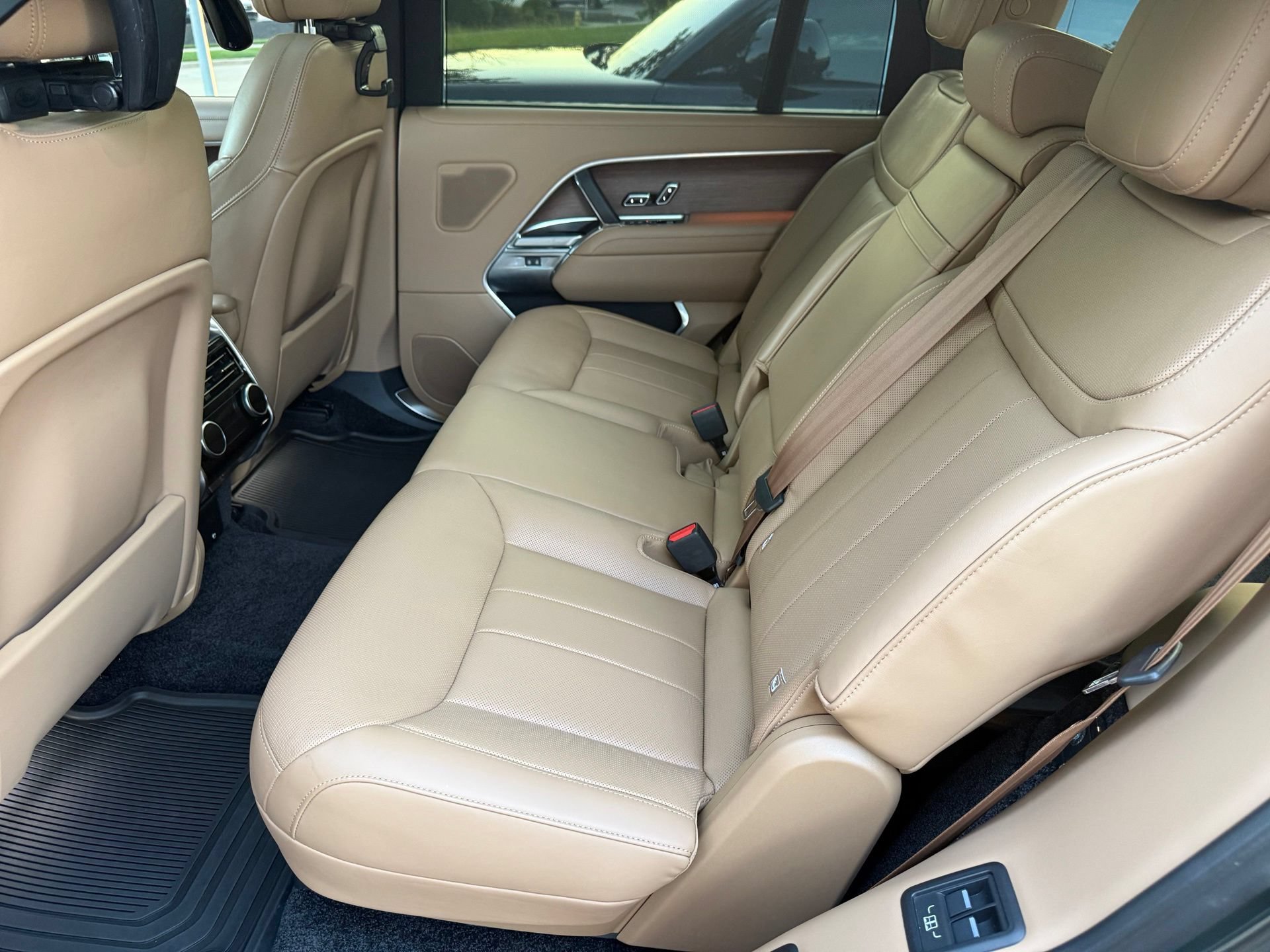 Used 2026 Land Rover Range Rover Long Wheelbase SE AWD/4WD image 23