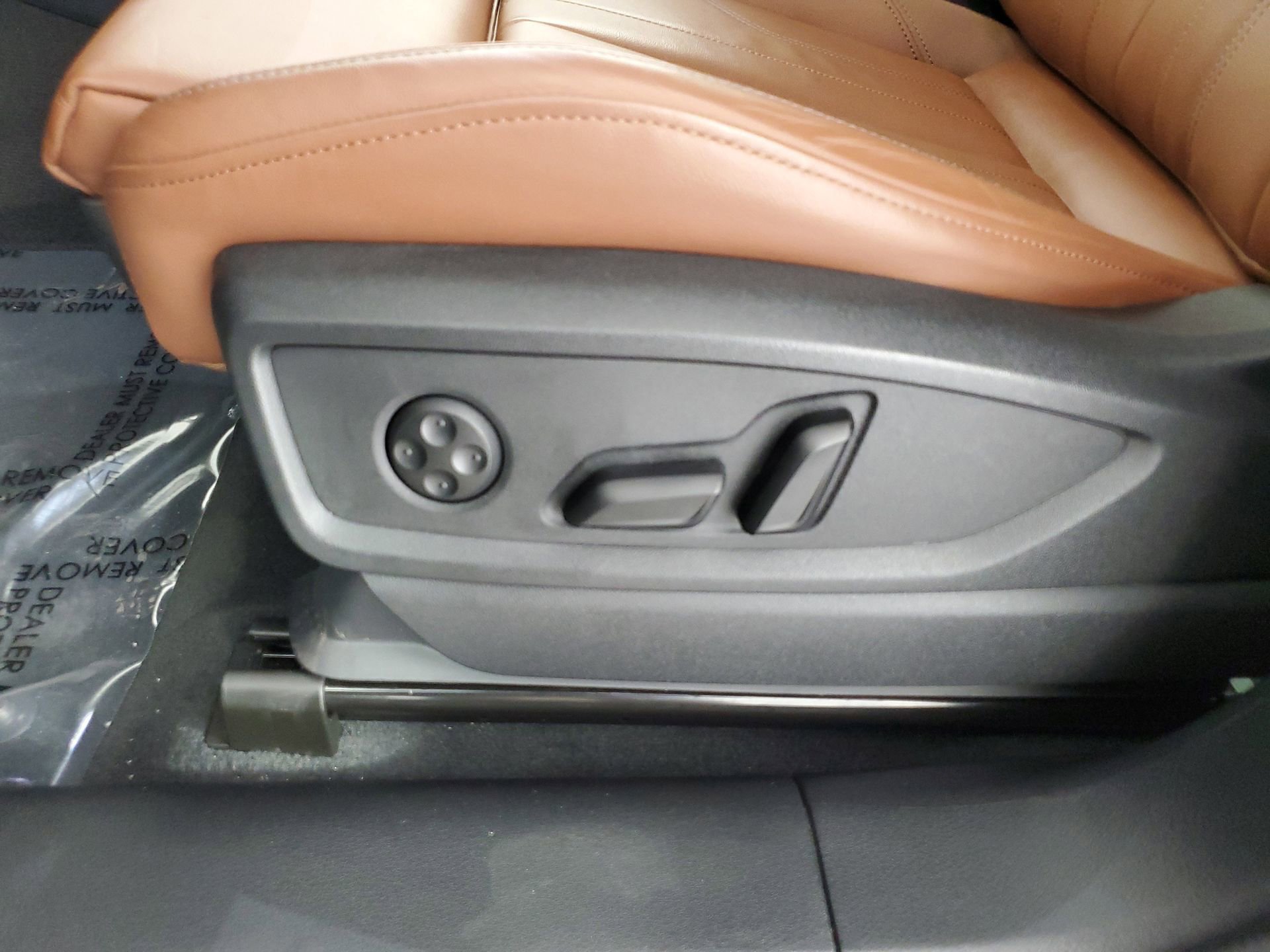 Certified 2025 Audi Q5 2.0T Premium w/ Convenience Plus Package image 25