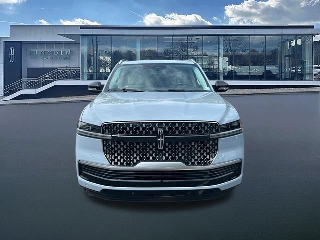New 2026 Lincoln Navigator Reserve AWD/4WD image 2