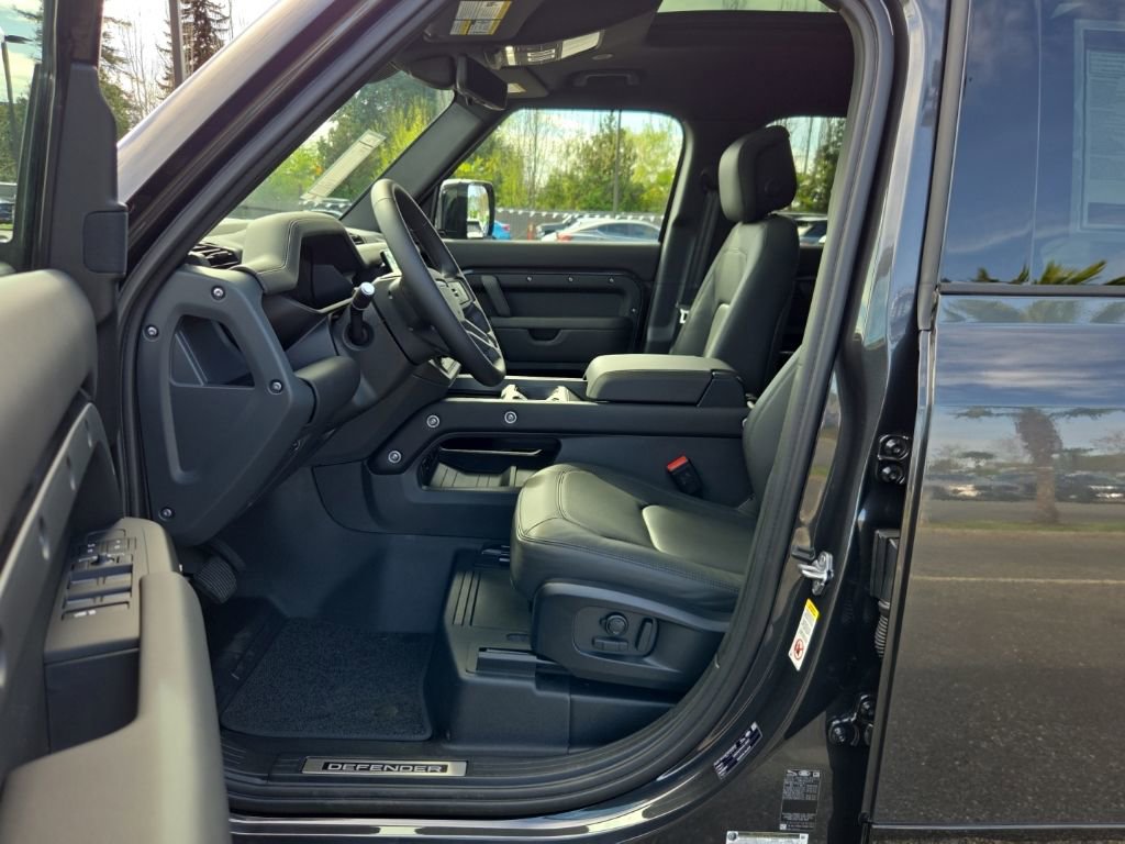 New 2026 Land Rover Defender 110 X-Dynamic SE AWD/4WD image 4