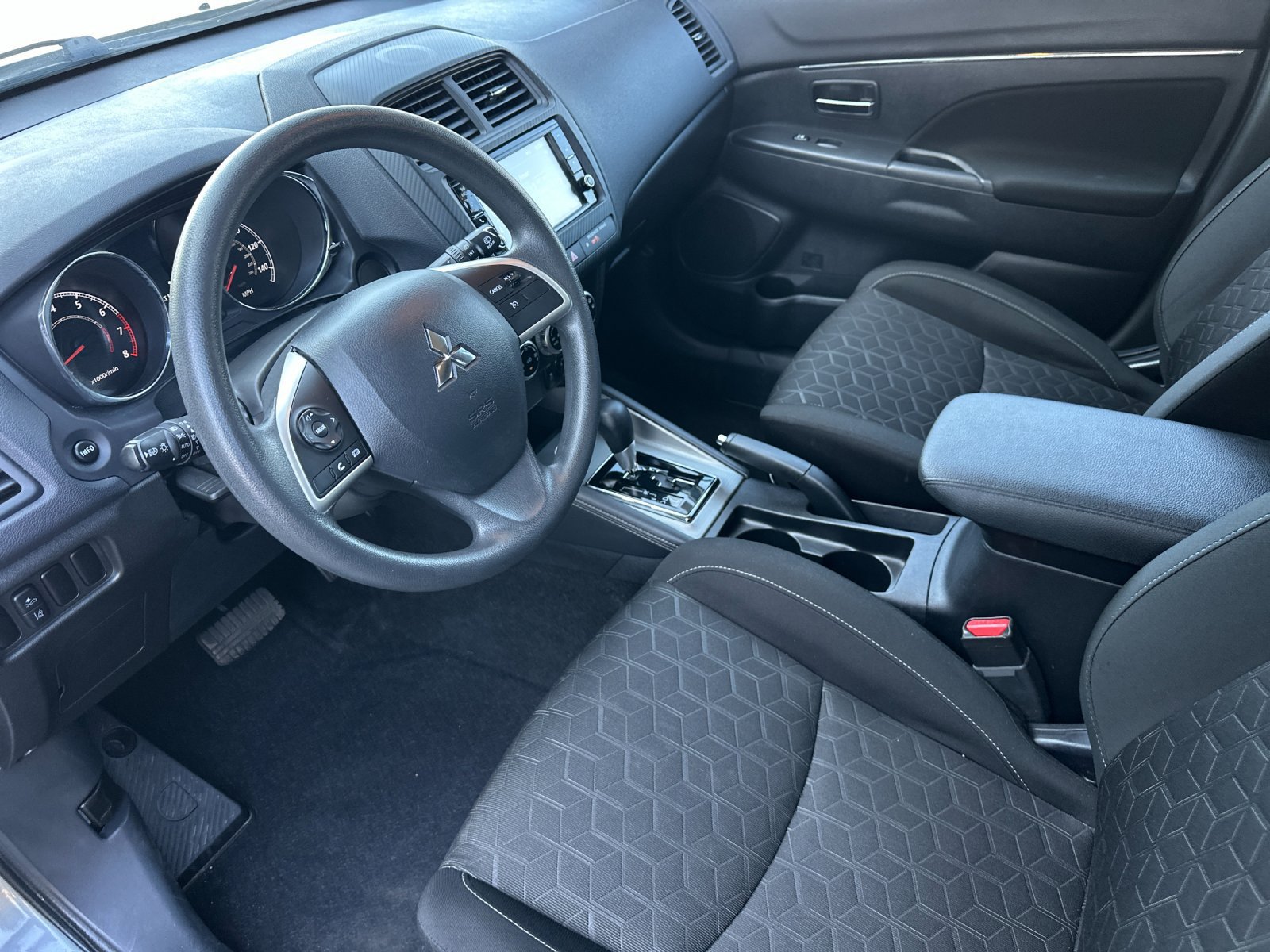 Used 2025 Mitsubishi Outlander Sport AWD image 10