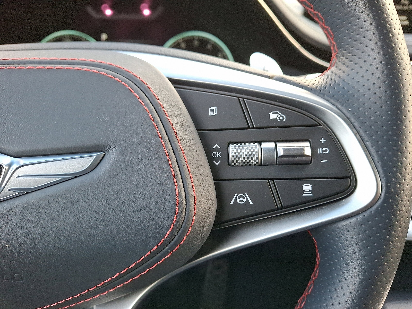 Used 2023 Genesis GV70 2.5T w/ Sport Prestige Package image 23