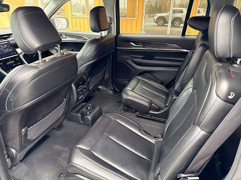 Used 2023 Jeep Grand Cherokee L Limited image 12