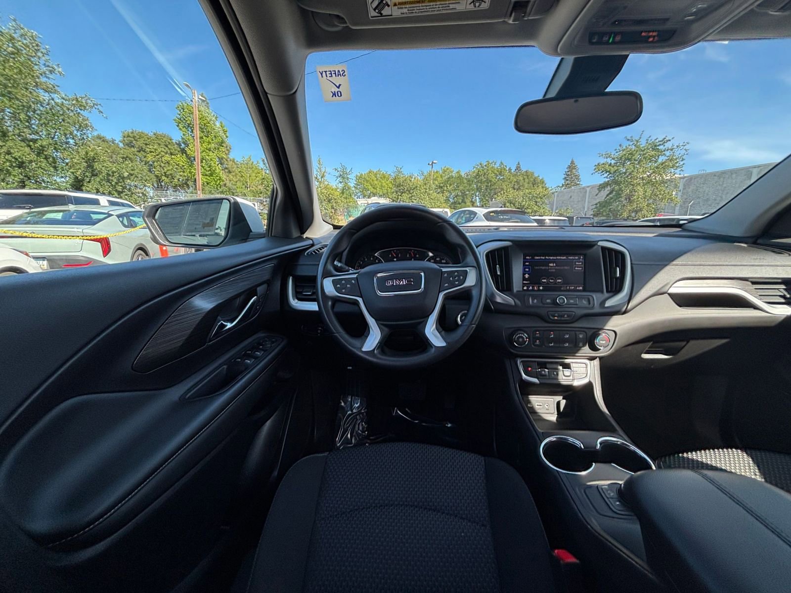 Used 2024 GMC Terrain SLE image 33