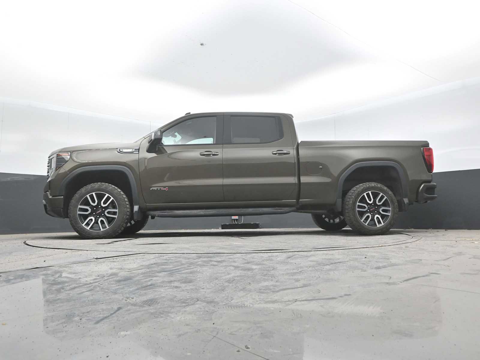 Used 2023 GMC Sierra 1500 AT4 w/ AT4 Premium Package AWD/4WD image 40