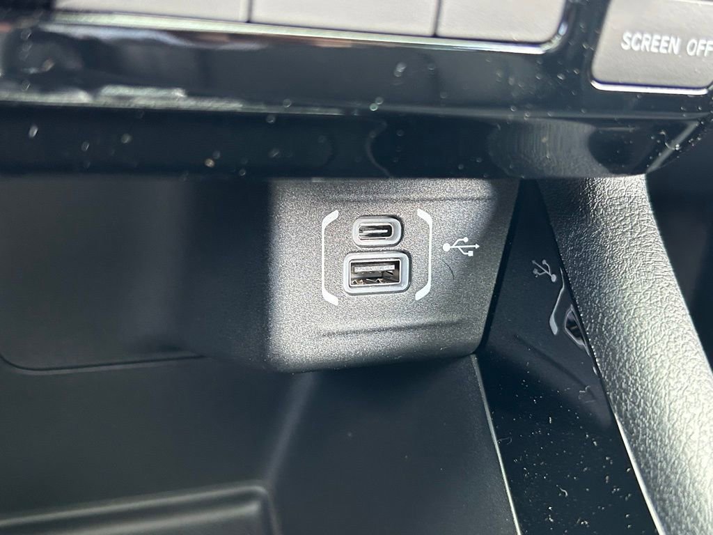 New 2025 Jeep Compass Latitude w/ Sun & Sound Group AWD/4WD image 50