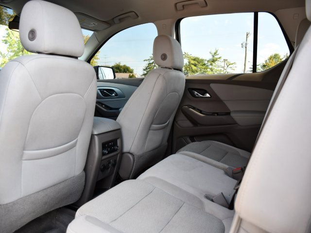 Used 2019 Chevrolet Traverse LT image 21