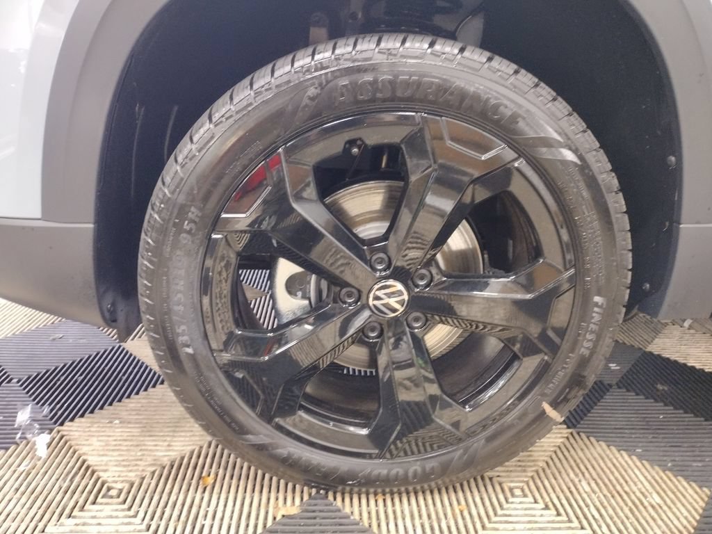 New 2026 Volkswagen Taos SEL AWD/4WD image 5