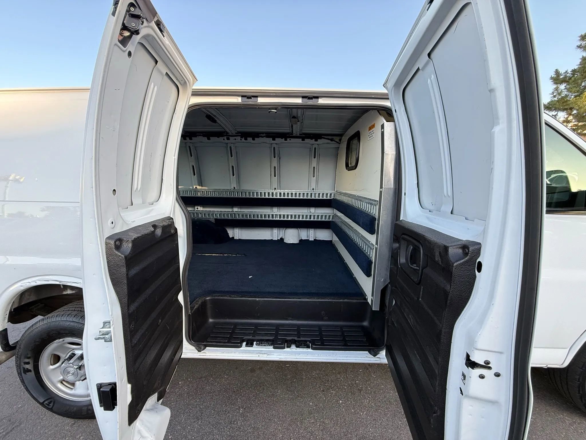 Used 2018 Chevrolet Express 2500 image 13