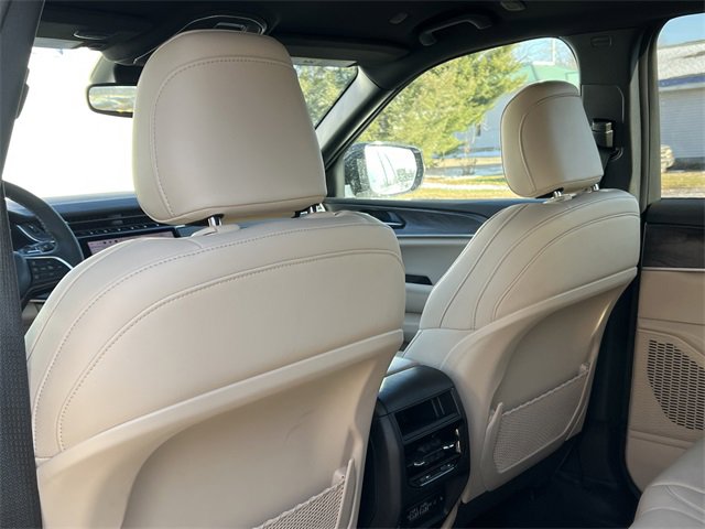 Used 2024 Jeep Grand Cherokee Limited image 39