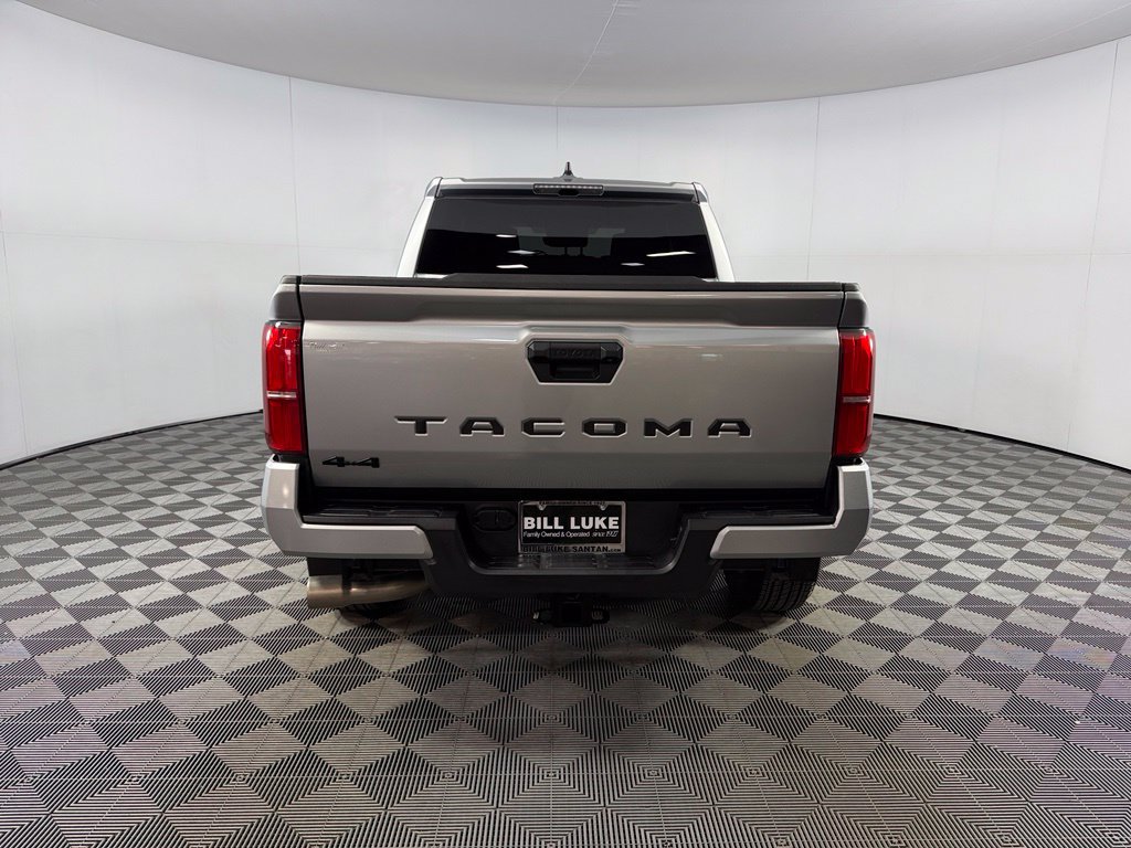Used 2024 Toyota Tacoma TRD Sport AWD/4WD image 8