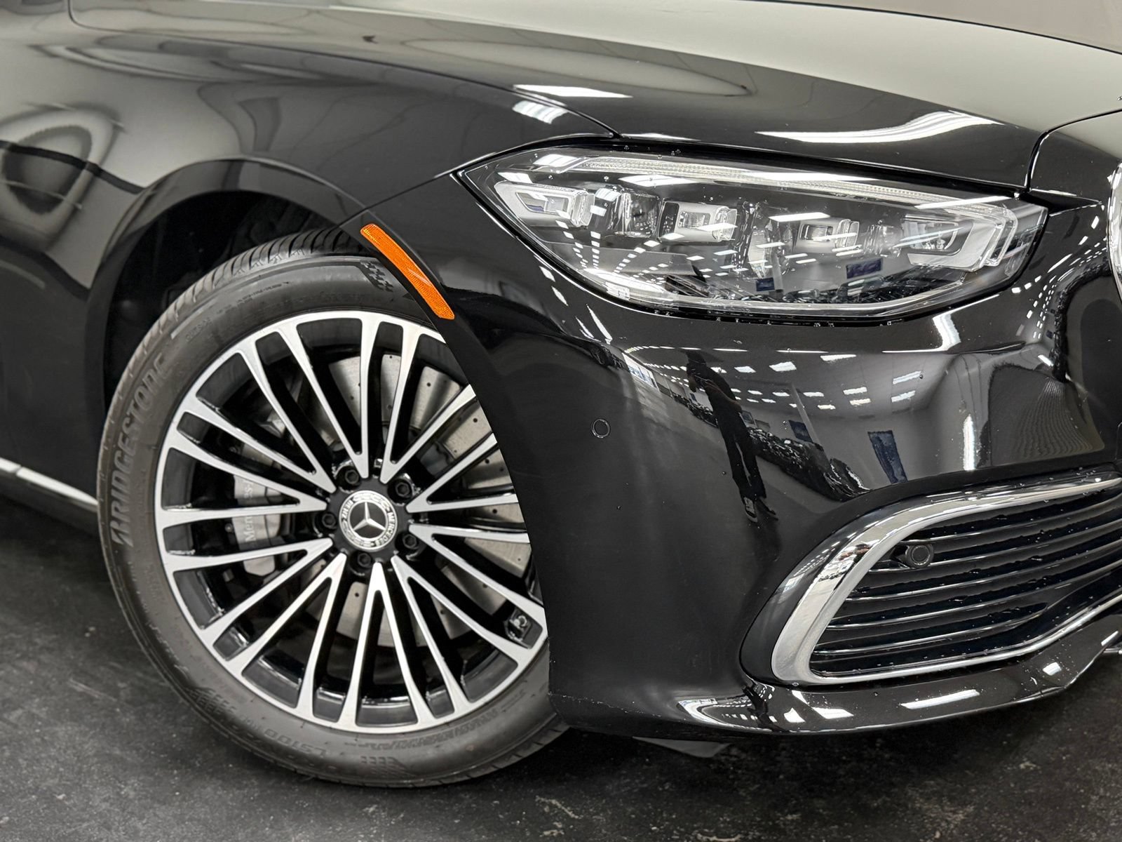 Certified 2026 Mercedes-Benz S 500 4MATIC image 4