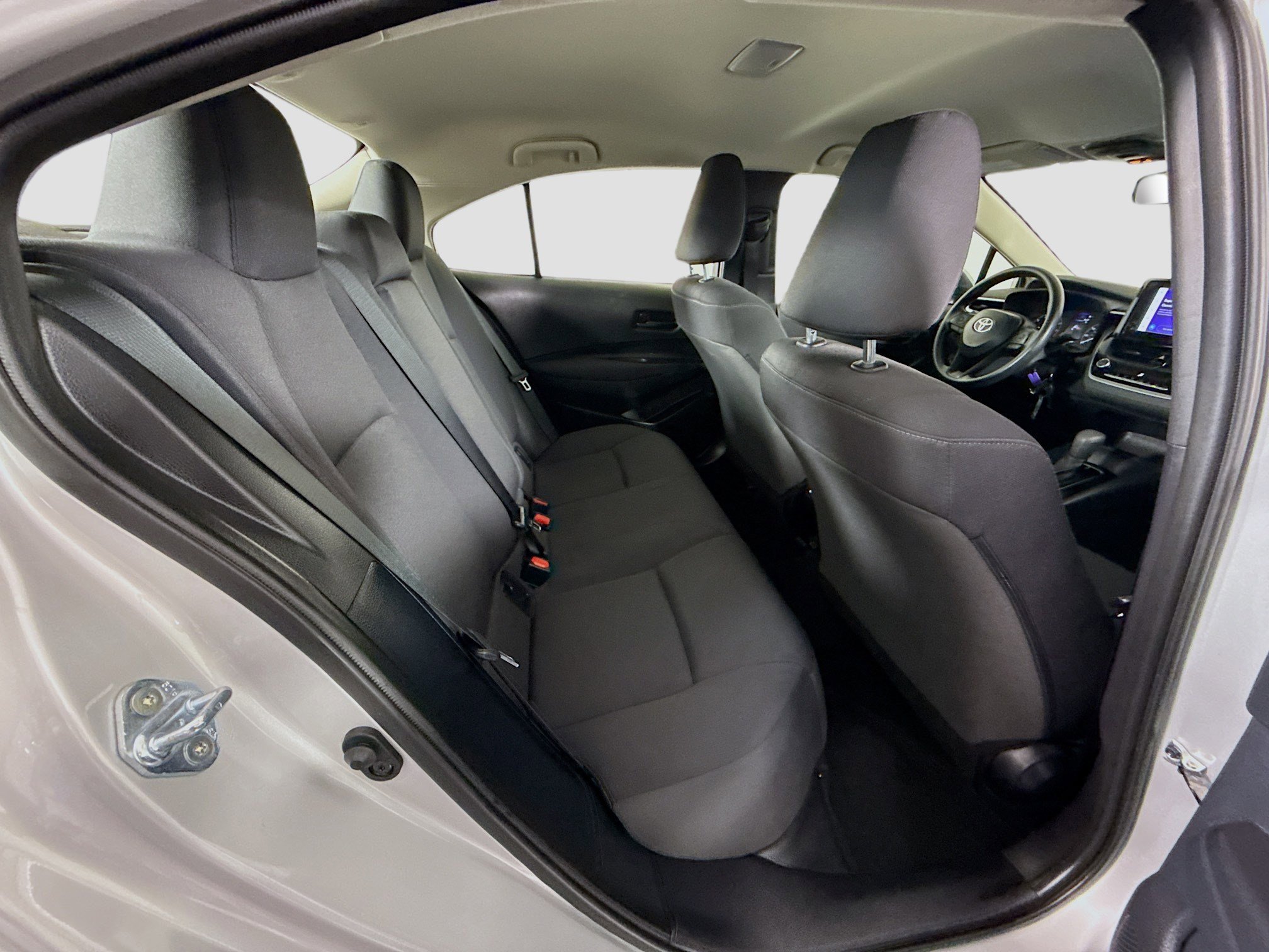 Used 2025 Toyota Corolla LE image 26