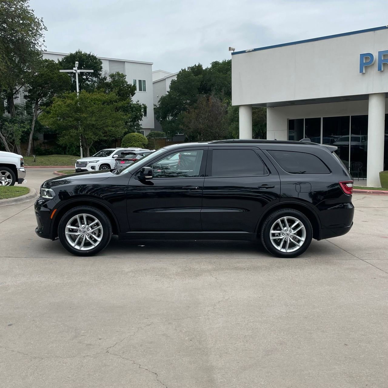 Used 2024 Dodge Durango GT RWD image 3