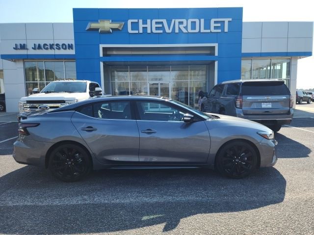 Used 2023 Nissan Maxima SR w/ Sport Mat Group image 6