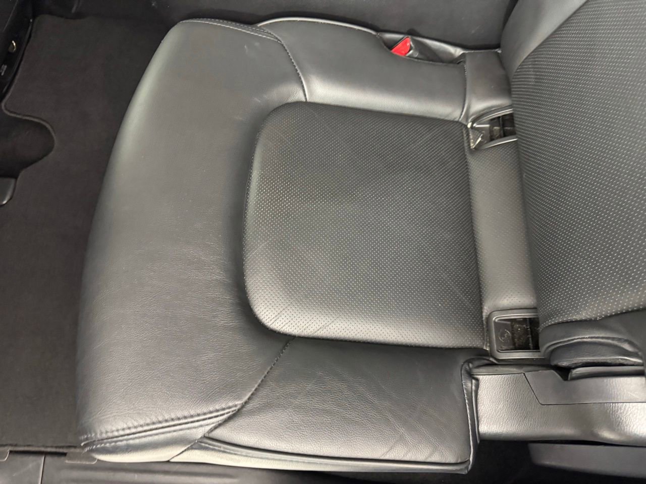 Used 2024 Nissan Armada SL w/ Captain's Chairs Package image 27