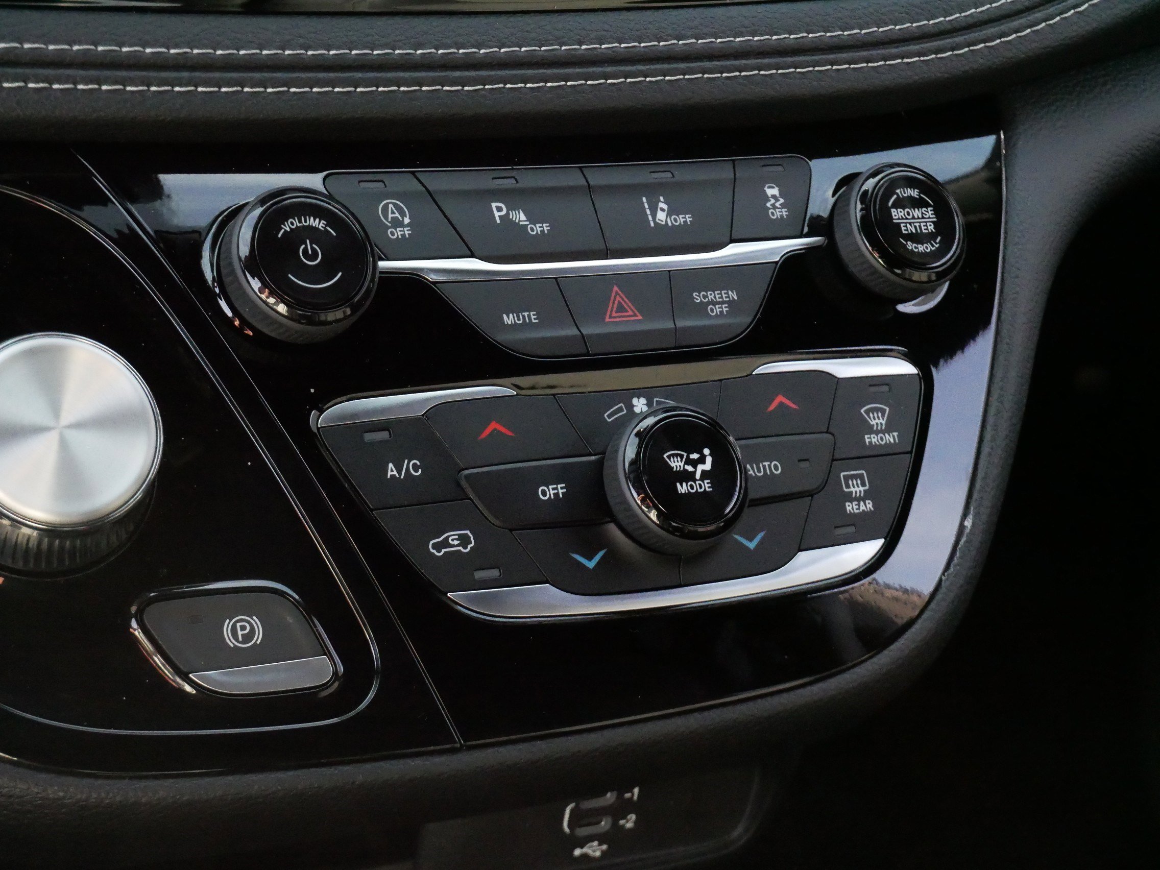 Used 2026 Chrysler Pacifica Select image 23