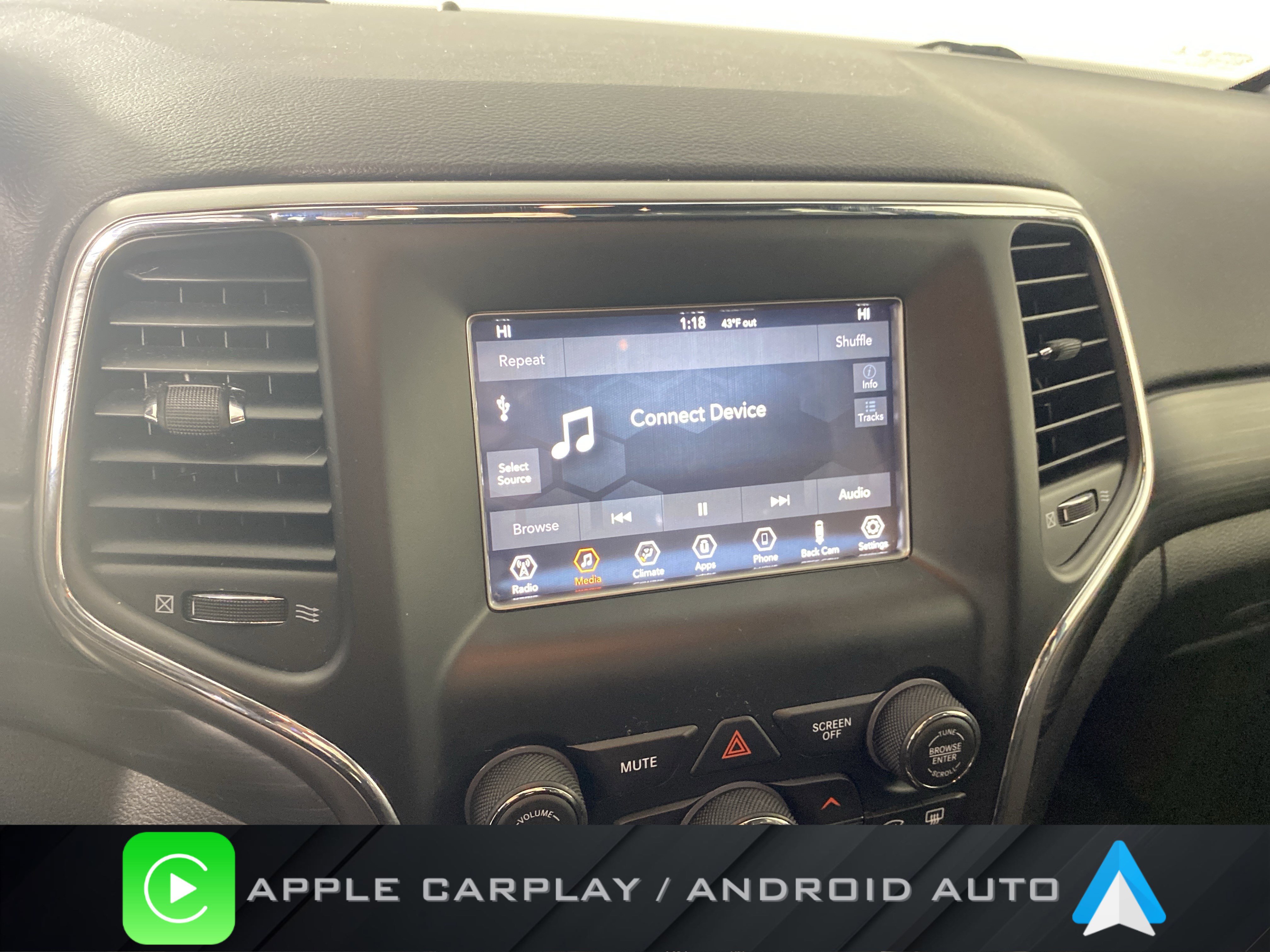 Used 2020 Jeep Grand Cherokee Laredo AWD/4WD image 2
