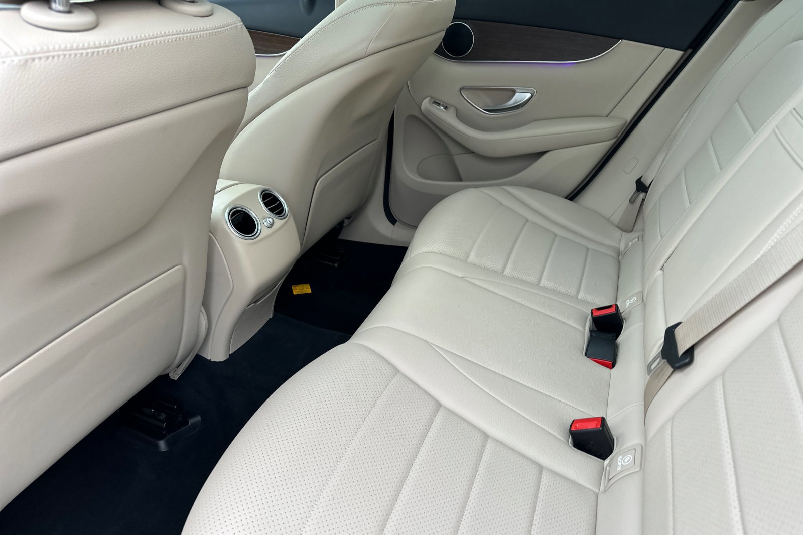 Used 2022 Mercedes-Benz GLC 300 4MATIC w/ Premium Package Lite image 12