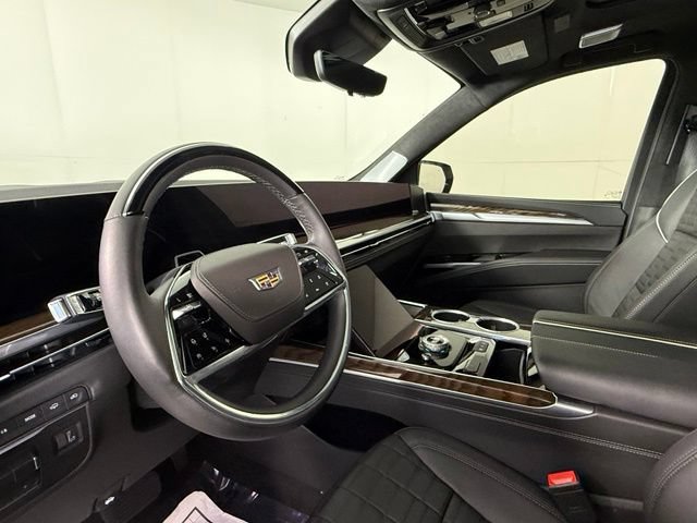 Certified 2025 Cadillac Escalade ESV Sport Platinum w/ LPO, ONYX Package AWD/4WD image 16