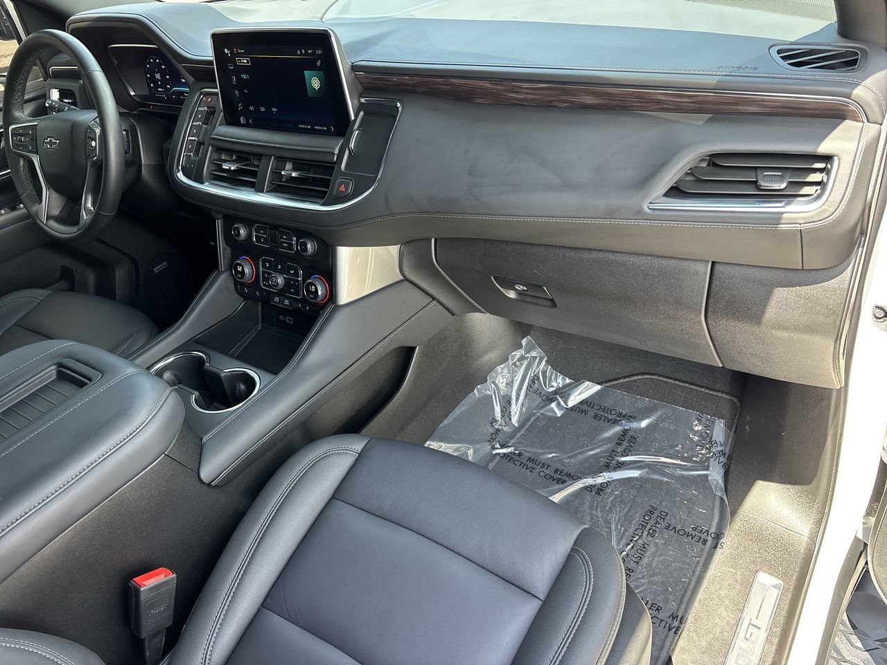 Used 2024 Chevrolet Tahoe Z71 w/ Luxury Package AWD/4WD image 12
