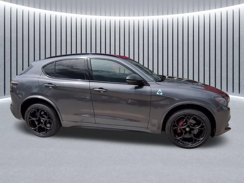 Used 2024 Alfa Romeo Stelvio Quadrifoglio AWD/4WD image 16