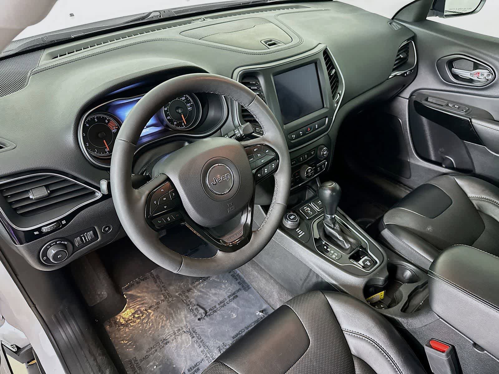 Used 2023 Jeep Cherokee Altitude Lux AWD/4WD image 2