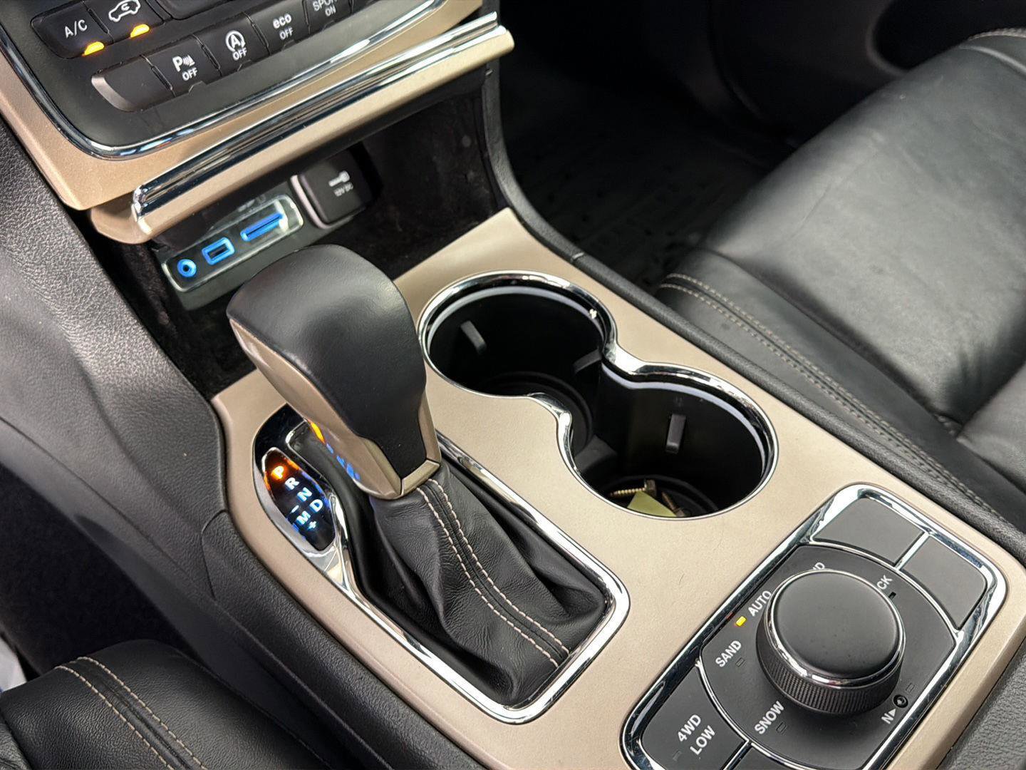Used 2017 Jeep Grand Cherokee Limited AWD/4WD image 36