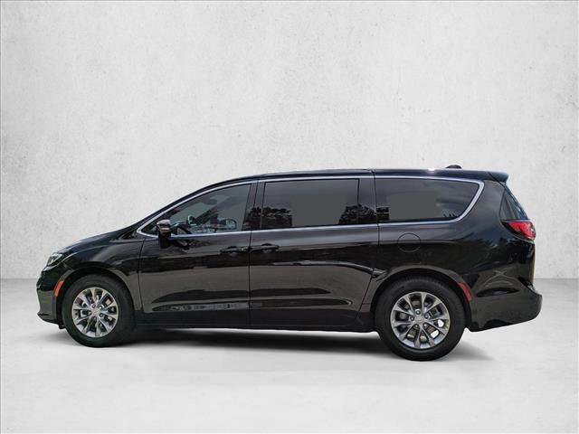 New 2026 Chrysler Pacifica Limited image 5