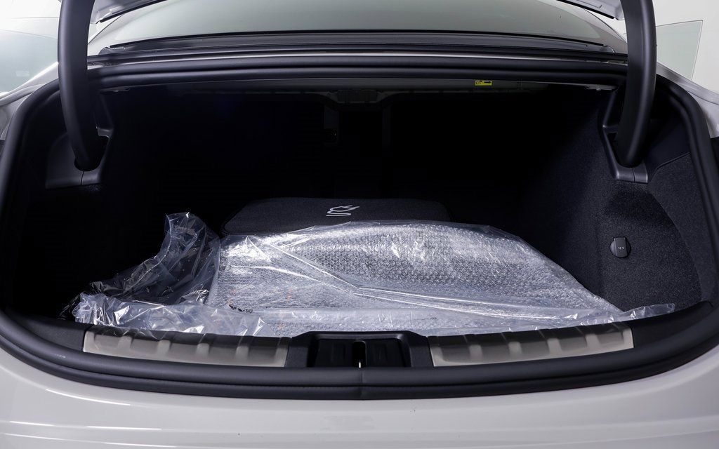 New 2025 Porsche Taycan 4S image 14