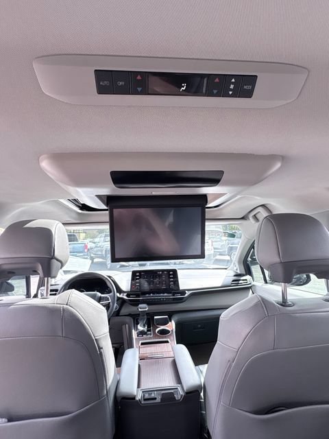 Used 2022 Toyota Sienna XLE w/ XLE Plus Package AWD/4WD image 31