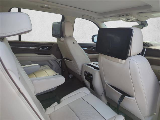 Used 2021 GMC Yukon Denali w/ Denali Ultimate Package image 16