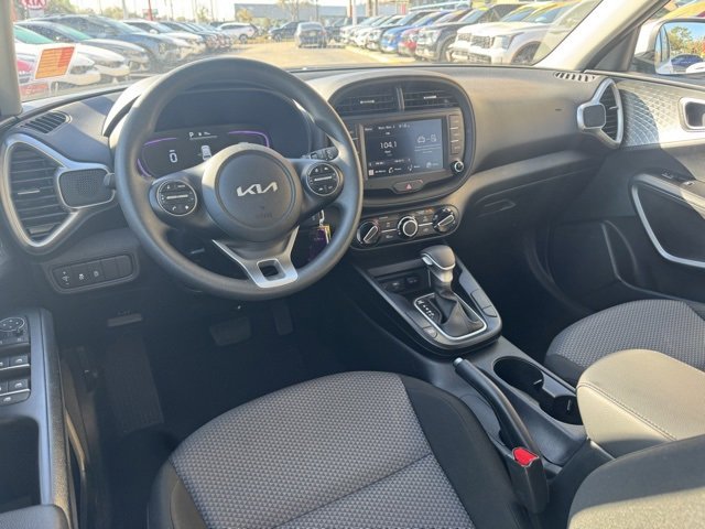 Certified 2025 Kia Soul LX image 13