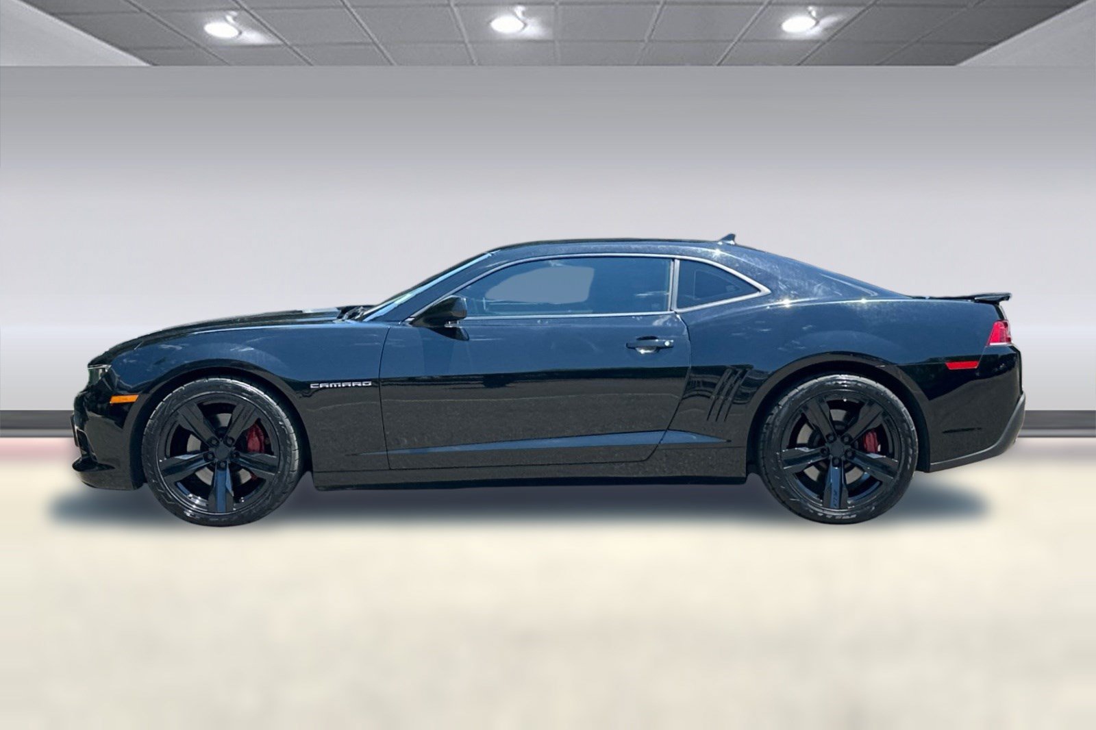 Used 2015 Chevrolet Camaro SS w/ RS Package RWD image 2