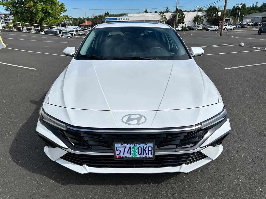 Used 2025 Hyundai Elantra SEL FWD image 9