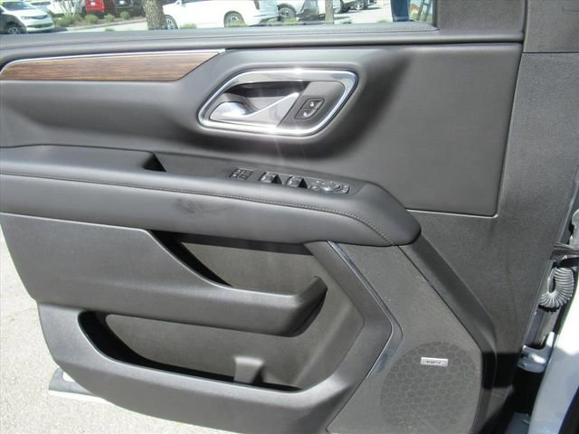 Used 2024 Chevrolet Suburban High Country w/ Advanced Technology Package AWD/4WD image 21