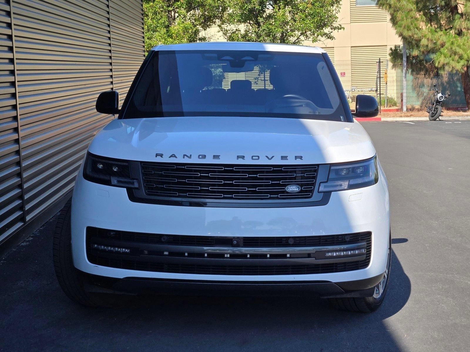 Used 2023 Land Rover Range Rover SE AWD/4WD image 3